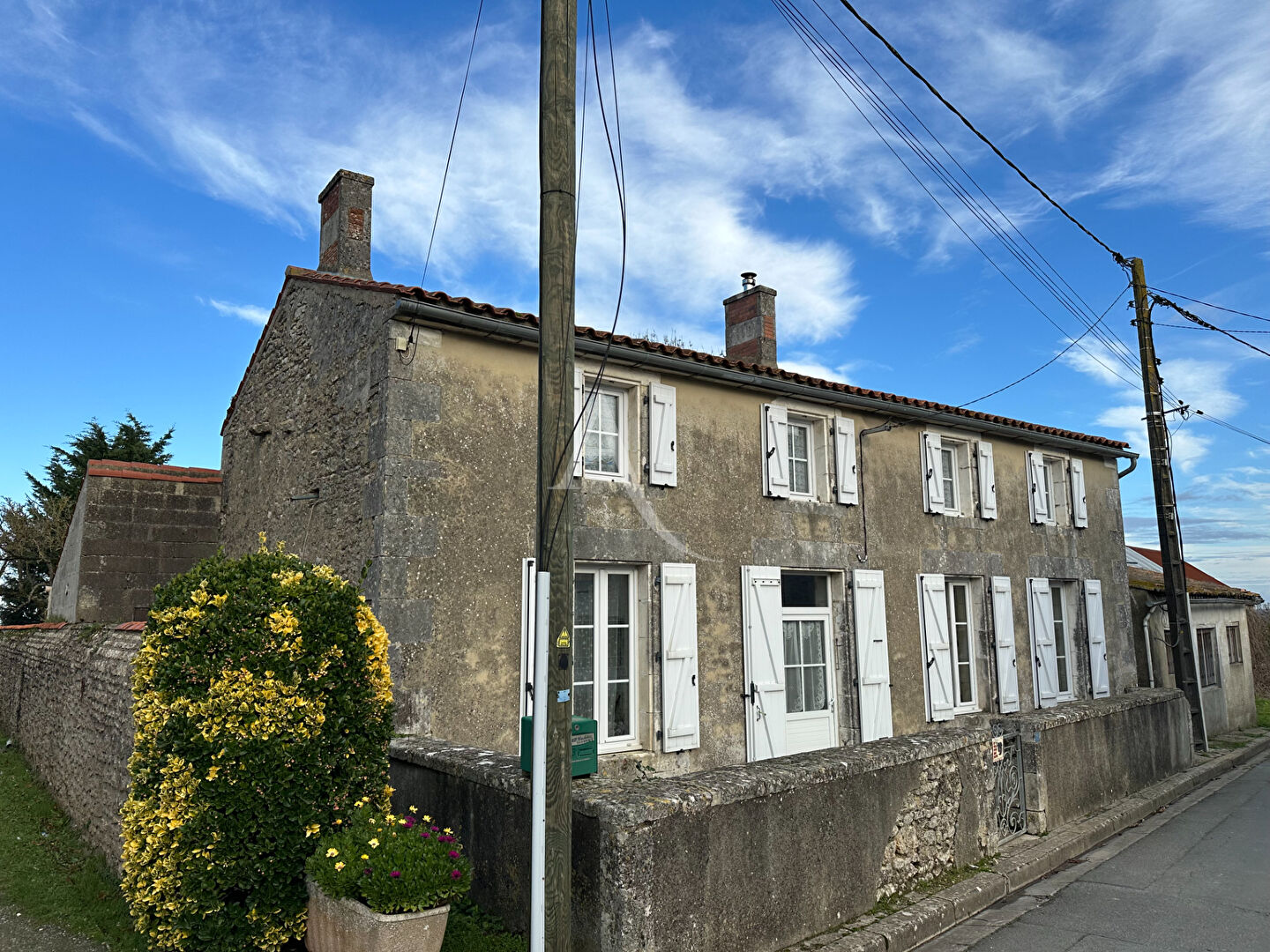 Villa / Maison  T4 à vendre Loire-les-Marais 17870