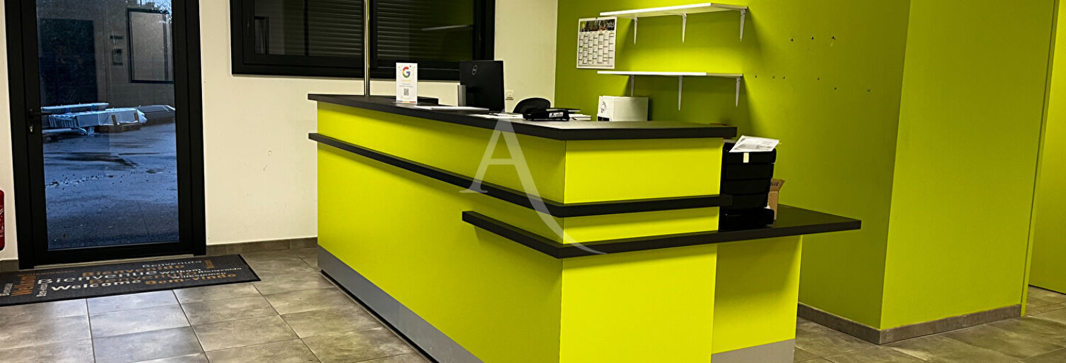 Commerce  480 m² à louer à Tonnay-Charente (17430)