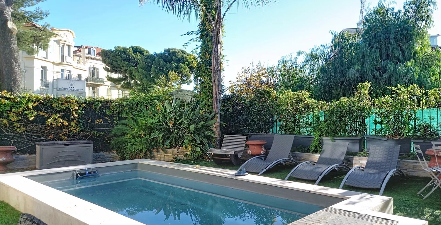 VENTE VILLA 5P VUE MER & PISCINE - CANNES CENTRE — photo 1