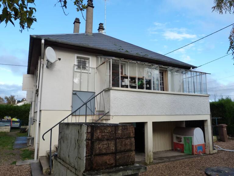 Vierzon : Bois d'Yèvre - Maison sur-sous-sol T.3 -  75 M² M² — photo 1