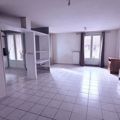 Appartement 31 pièces 128000 €