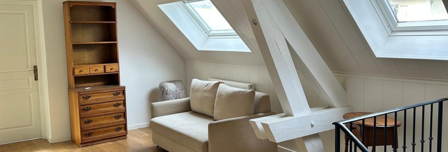 Maison 7 Pièces 225 m² à louer à Divonne-les-Bains (01220)