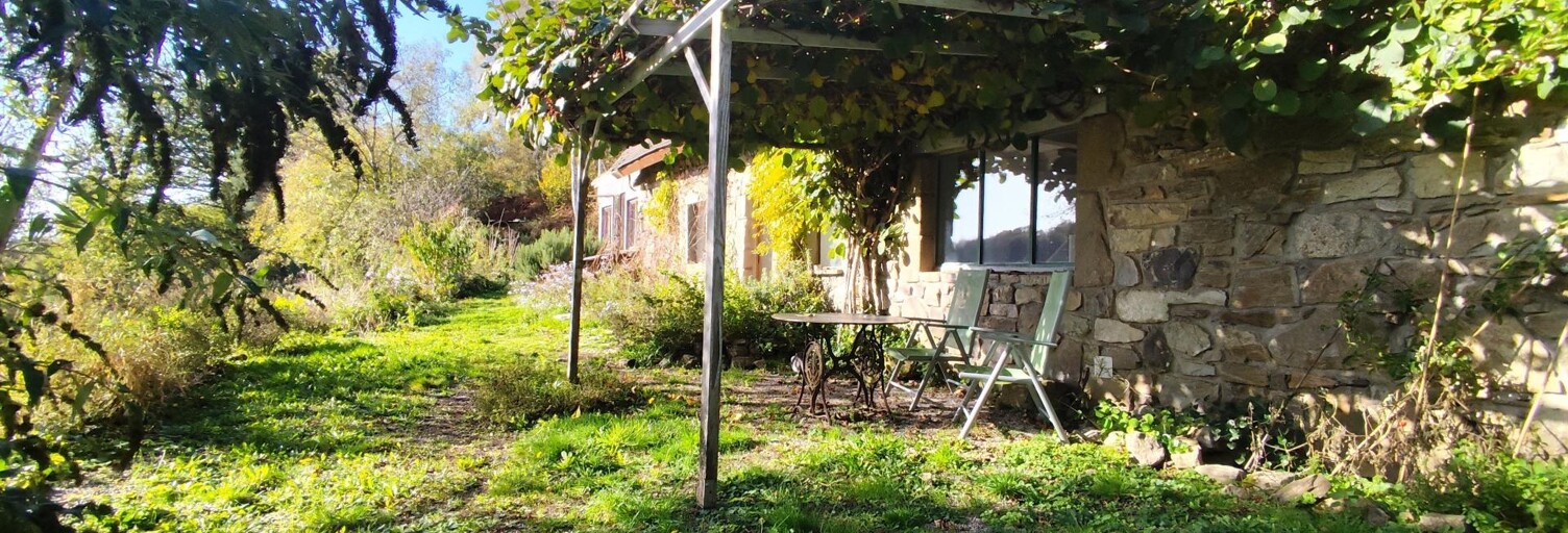 Maison 9 Pièces 250 m² à vendre à Champs-sur-Tarentaine-Marchal (15270)