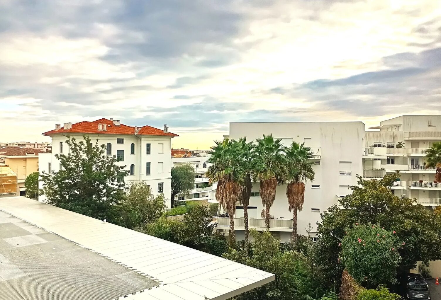 2 Pièces rénové avec balcon et vue dégagée — photo 1