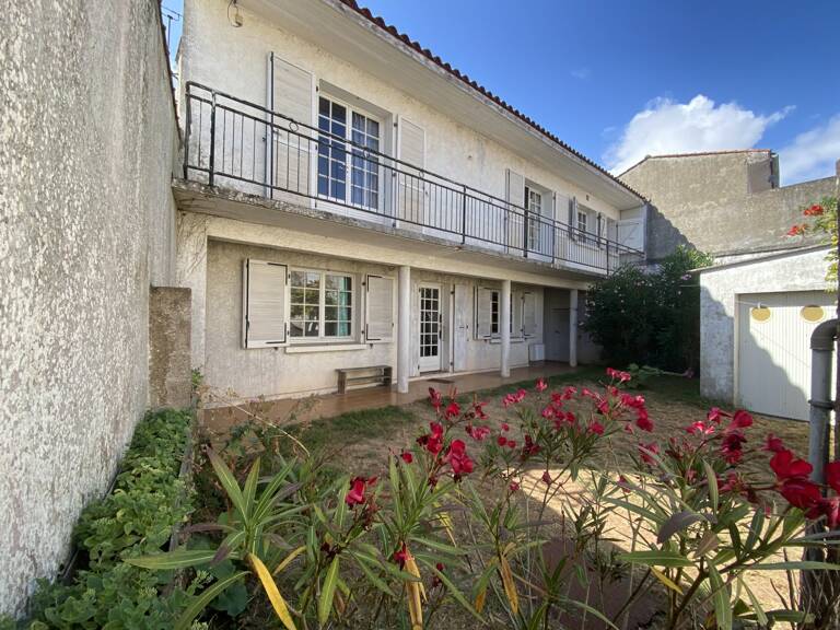 Maison au cœur du bourg — photo 1