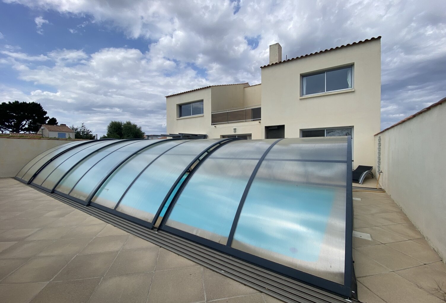 Villa de 200 m2 avec piscine proche plage — photo 1