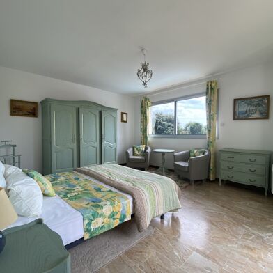 Maison 9 pièces 554400 €