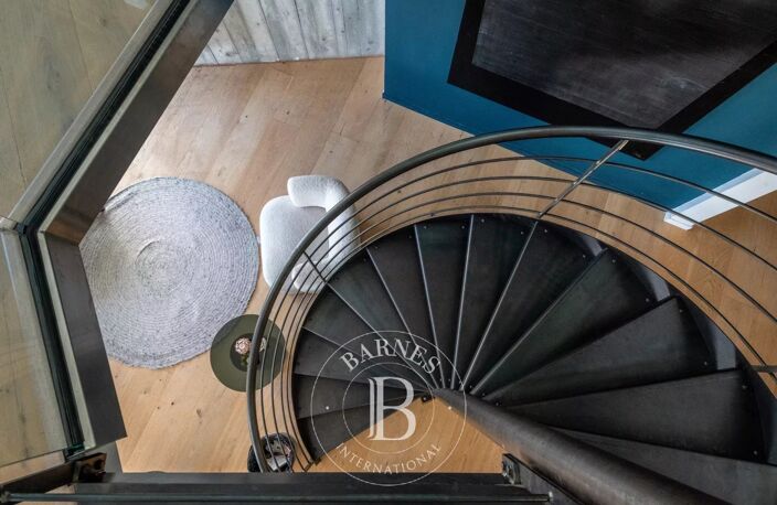 Limonest - Maison contemporaine 305 m² - Terrain de 5800 m² - 4/5 chambres - Piscine — photo 5