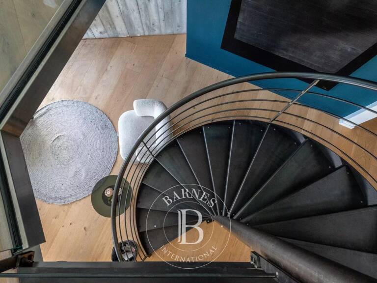 Limonest - Maison contemporaine 305 m² - Terrain de 5800 m² - 4/5 chambres - Piscine — photo 1