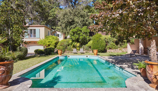 Villa / Maison 10 pièces  à vendre Venelles 13770