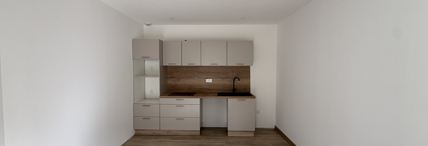 Maison 5 Pièces 135 m² à louer à Entre-Vignes (34400)