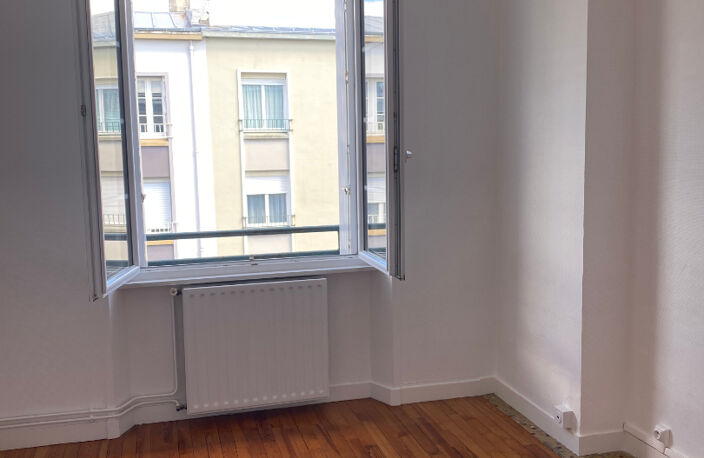 Appartement  quartier Hôpital maritime - rue de Lyon — photo 3