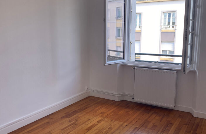 Appartement  quartier Hôpital maritime - rue de Lyon — photo 4
