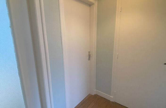PROCHE PLACE WILSON - T2 — photo 5