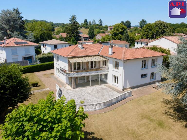 Maison 7 pièces 245 m² — photo 1