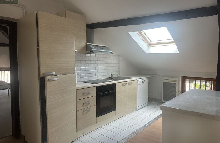 Centre ville,quartier calme, Appartement type T3,rénové. — photo 3