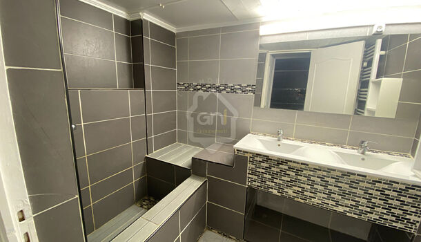 Appartement 2 pièces  à louer Nîmes 30900