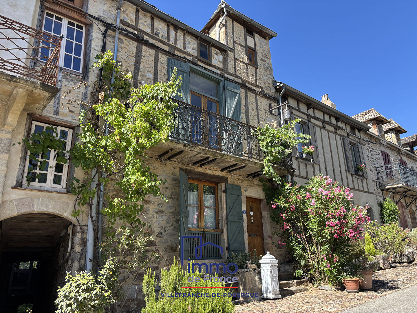 Villa / Maison  T5 à vendre Najac 12270