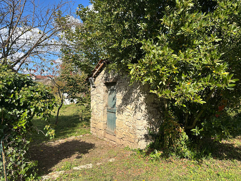 Terrain de loisir, jardin de 570 m² avec cabanon en pierre — photo 1