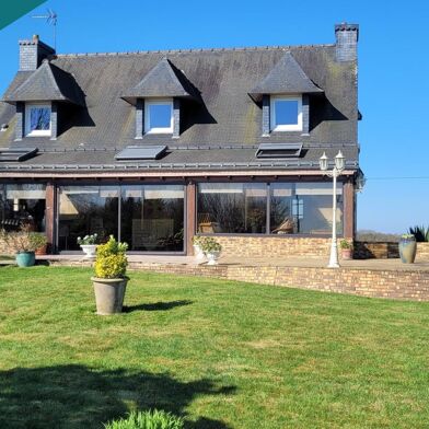 Maison 8 pièces 242000 €