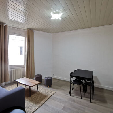 Appartement 3 pièces 890 €