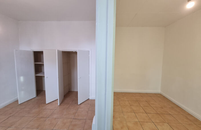 T2 rénové au Canet 13014 — photo 5