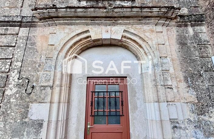 Maison de maître en pierre, mitoyenne, à rénover, offrant un vaste grenier aménageable ainsi que des dépendances : un bien au fort potentiel ! — photo 2