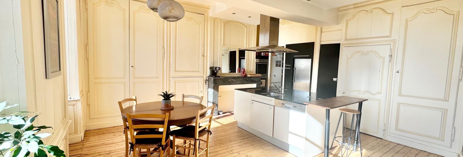 Maison 9 Pièces 215 m² à vendre à Ernée (53500)