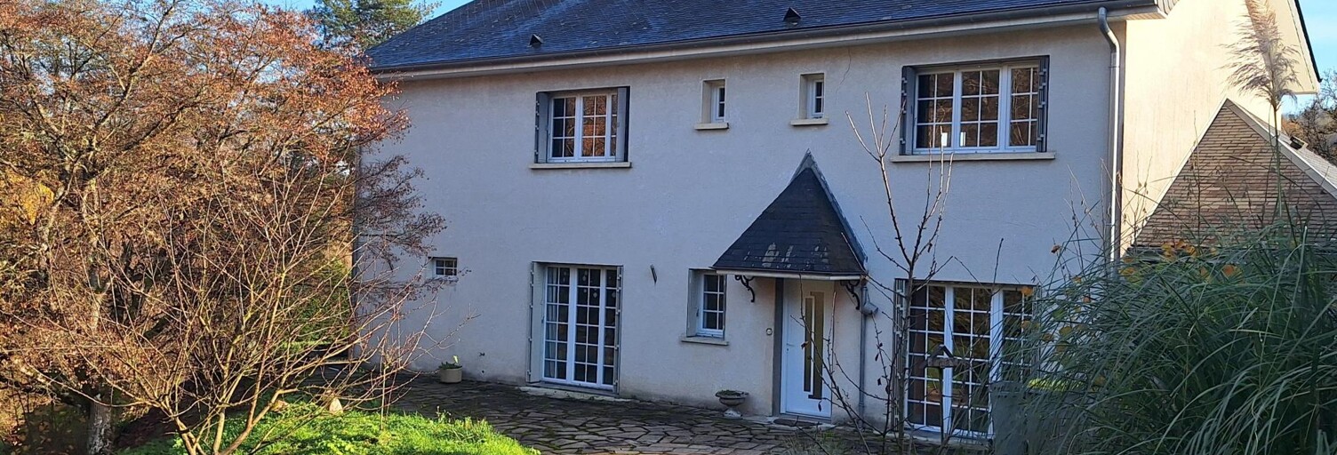 Maison 8 Pièces 233 m² à vendre à Saint-Sernin-du-Bois (71200)