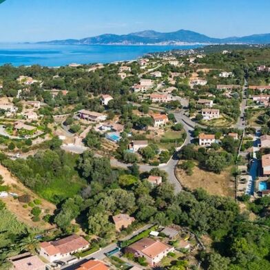 Maison 8 pièces 830000 €