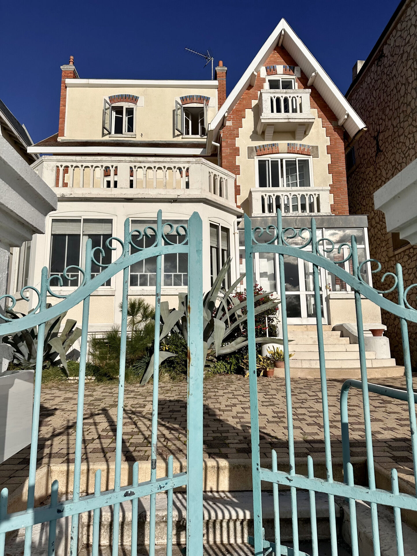 Villa / Maison  T13 à vendre Royan 17200