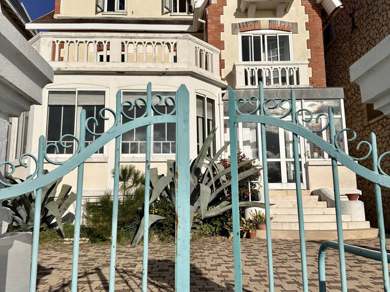 ROYAN 1er LIGNE FACE OCÉAN VILLA BELLE ÉPOQUE AU PRIX DE 1 5 — photo 1