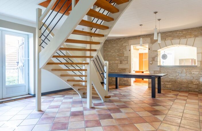 Maison de bourg de 6 pièces principales — photo 2