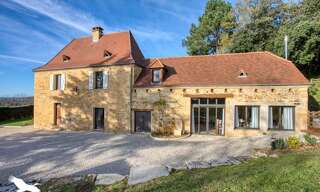 Maison 8 Pièces 220 m² à vendre à Simeyrols (24370)