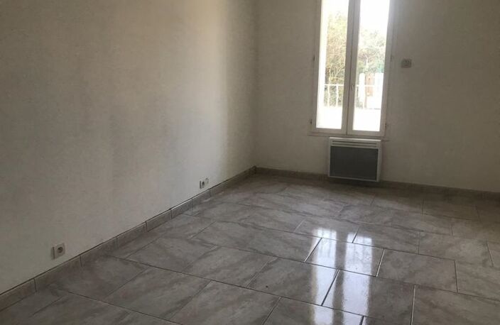 Maison en pierre de 4 pièces principales — photo 3