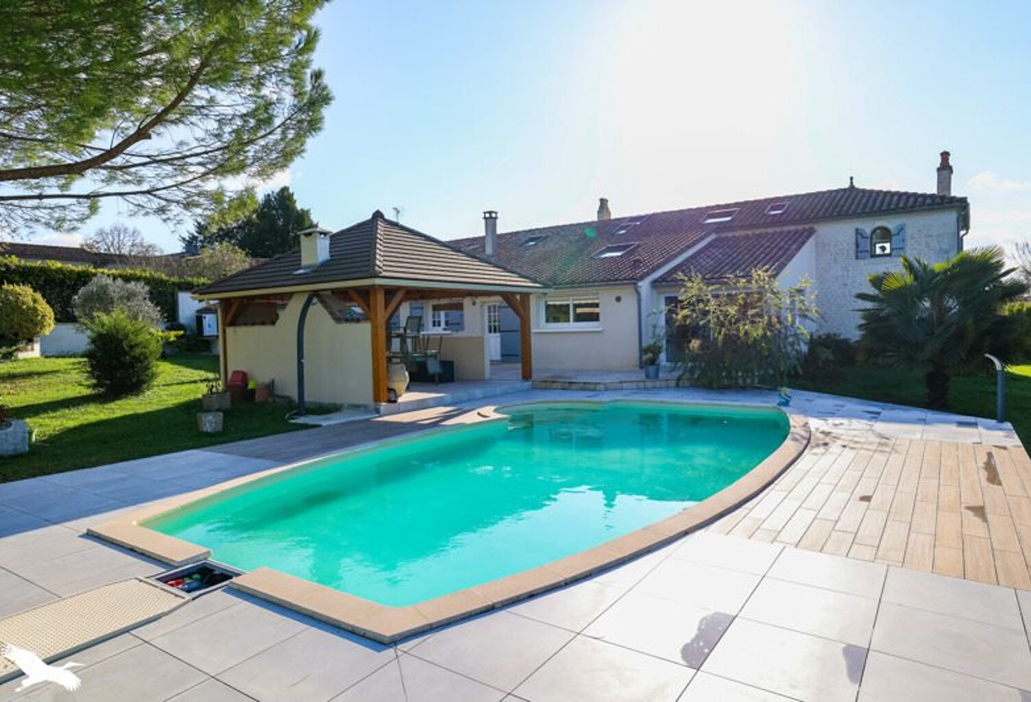 Maison en pierre de 7 pièces principales — photo 1