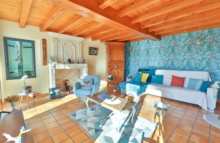 Maison en pierre de 7 pièces principales — photo 2