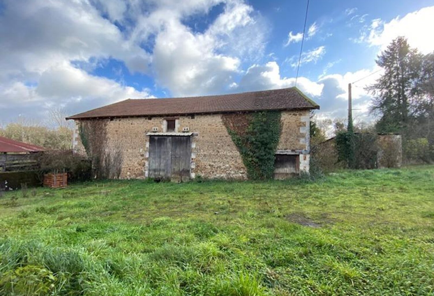 Grange de 2 pièces principales — photo 1