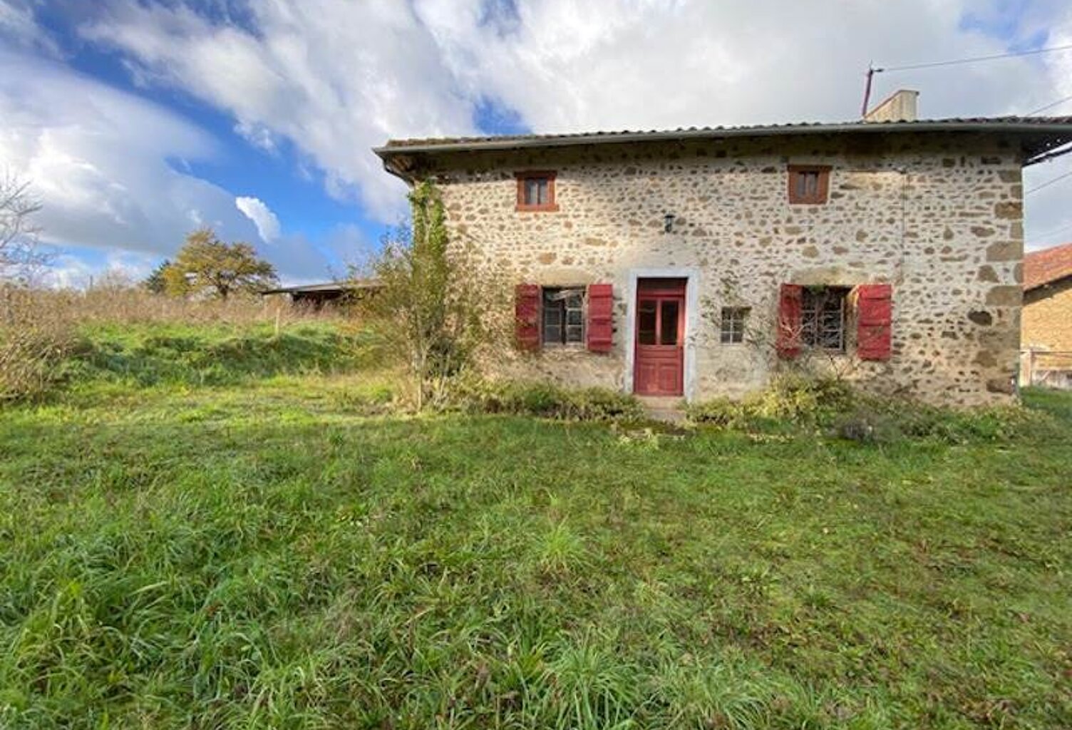 Maison en pierre de 4 pièces principales — photo 1