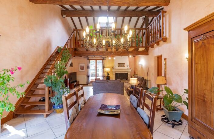 Maison en pierre de 9 pièces principales — photo 2