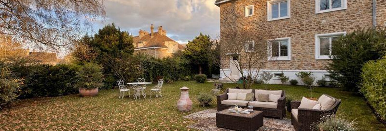 Maison 9 Pièces 190 m² à vendre à Saint-Cyr-l'École (78210)