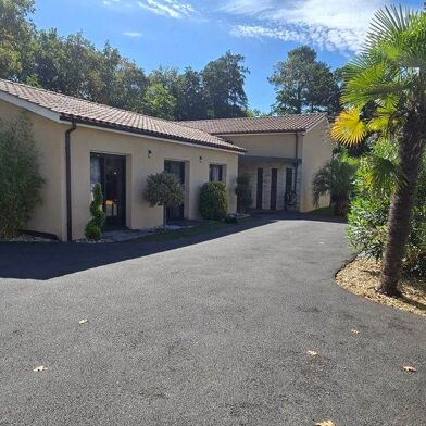 Maison 8 pièces 889000 €