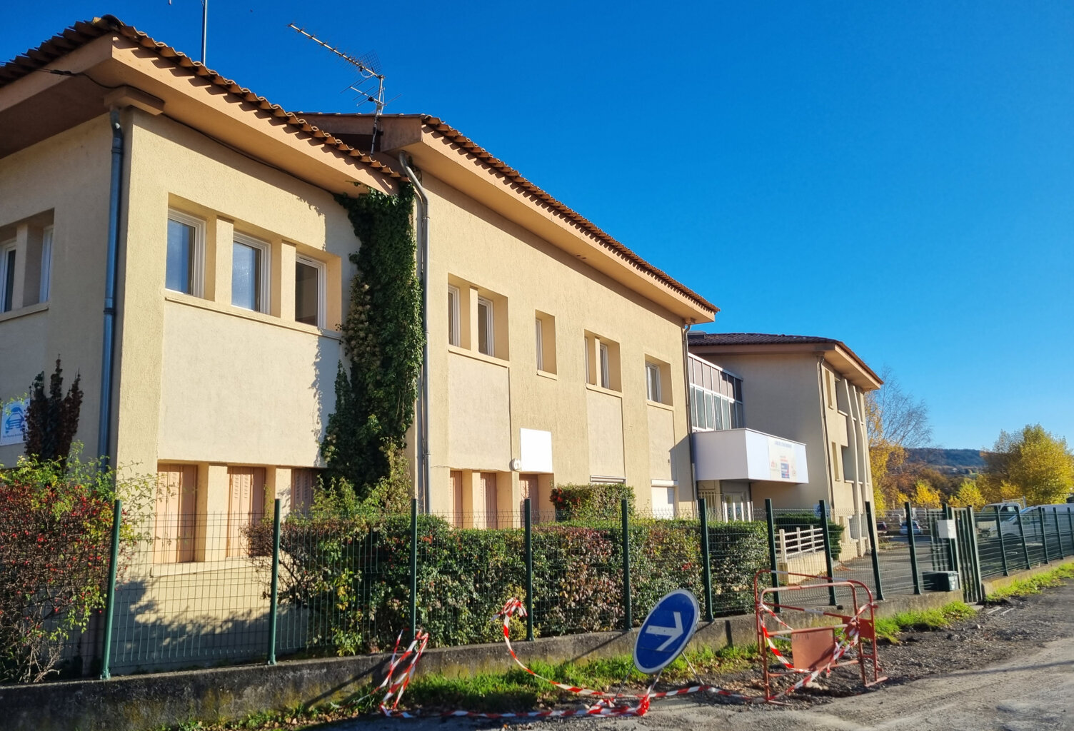 IMMEUBLE DE 1050  M2 — photo 1