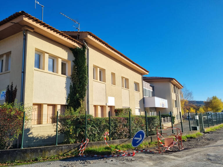 IMMEUBLE DE 1050  M2 — photo 1