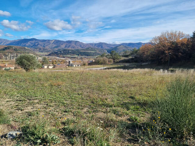 TERRAIN ConstructibIble viabilisé — photo du bien