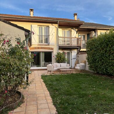 Maison 5 pièces 1800 €