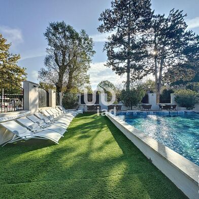 Commerce  318000 €