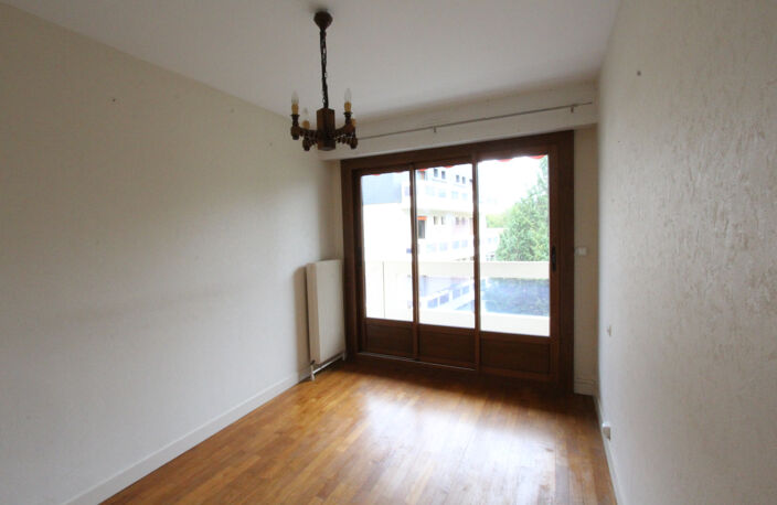 Centre-ville, bel appartement T2 avec balcon proche commerce — photo 4