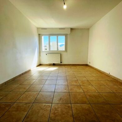 Appartement 3 pièces 770 €