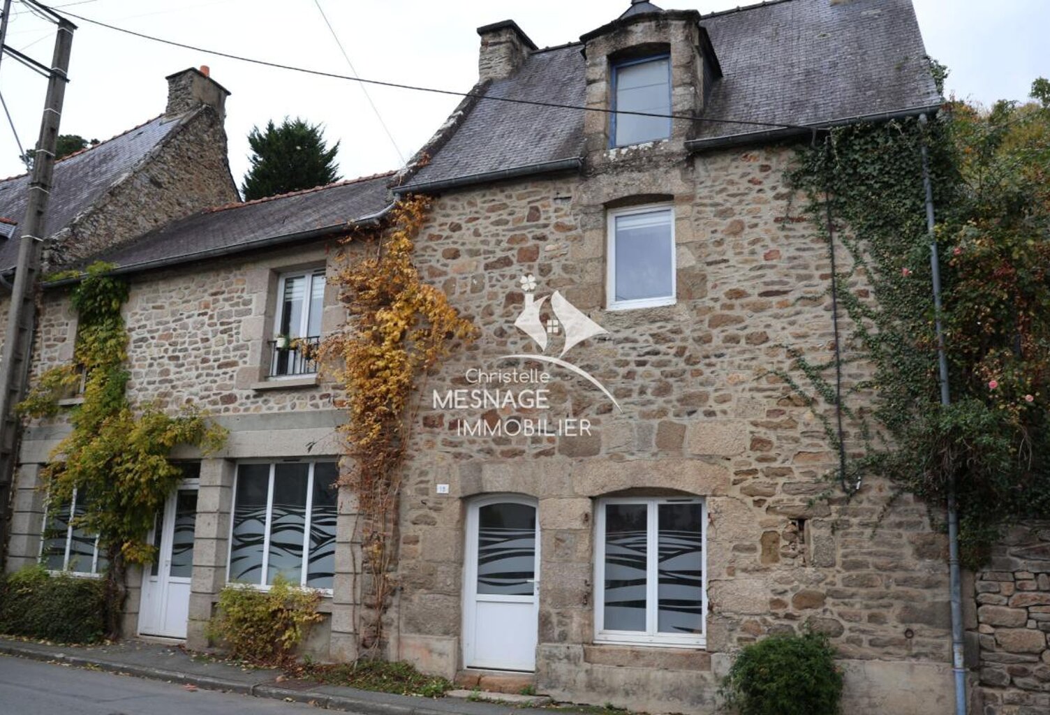 À vendre chez Christelle Mesnage, DINAN, Belle maison en pie — photo 1